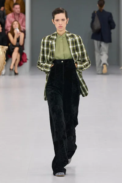 Look 45